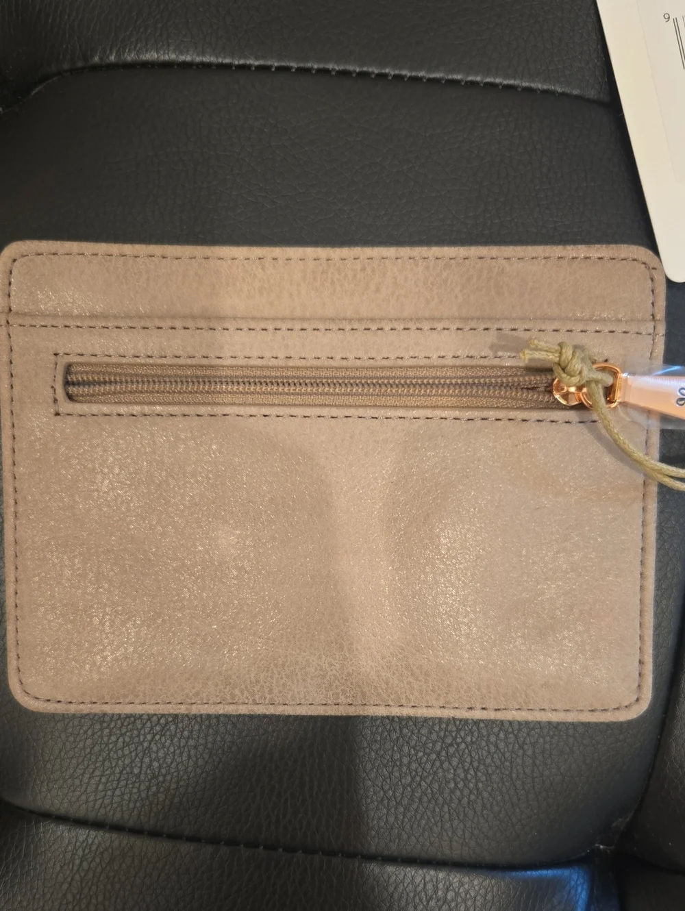 NWT HOBO Taupe Leather ID & Card Organizer. Color Rose Dust. - Picture 2 of 3